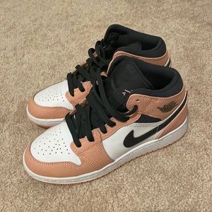 Jordan 1 Mid Pink Quartz size 4Y